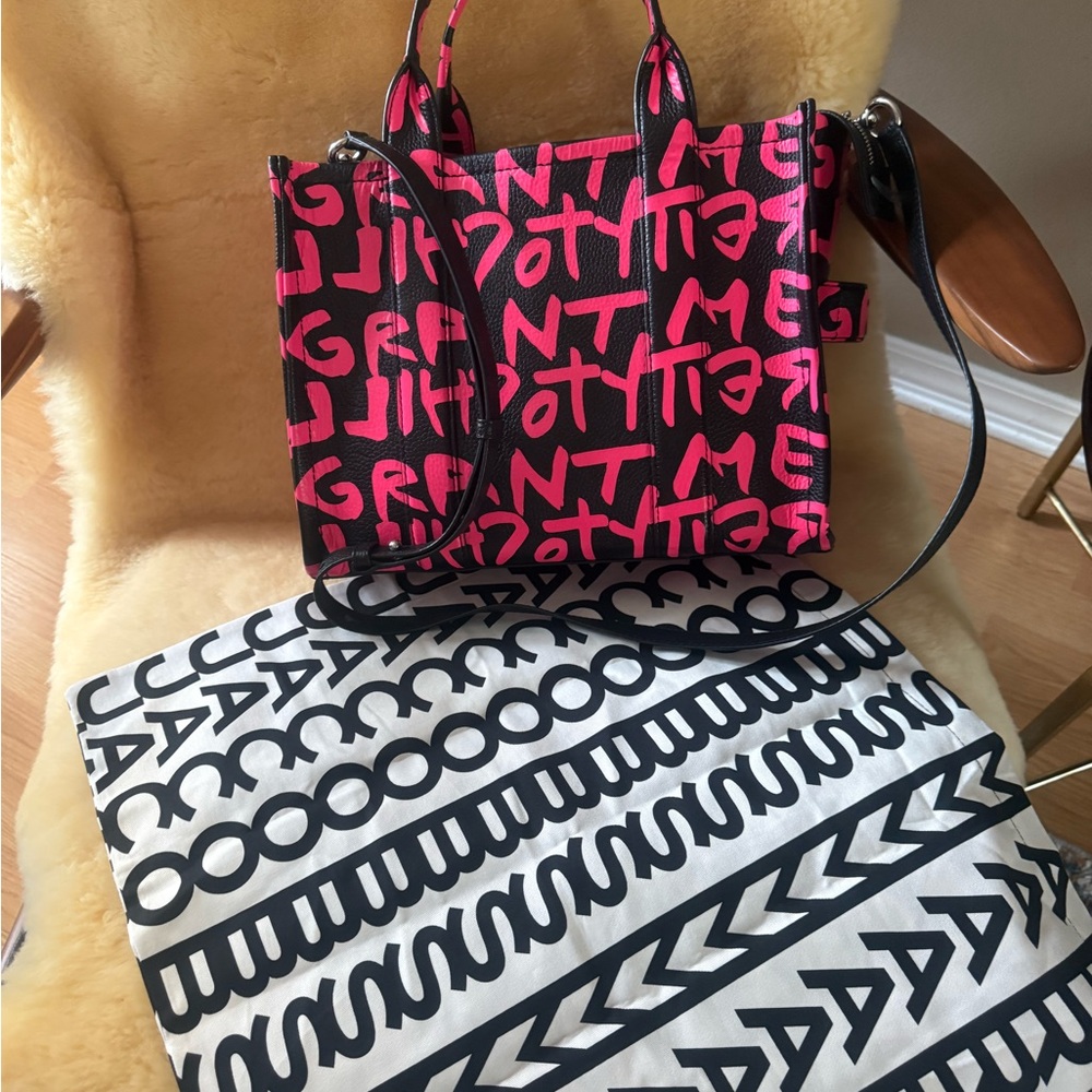 Marc Jacobs Bold Pink Graffiti Canvas Tote with Black Accents - Picture 6 of 6